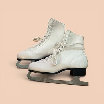 SZ 10 Ice Skates 