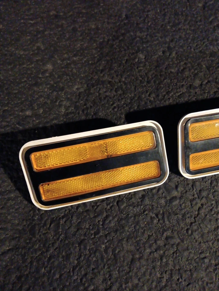 Lámparas de luz de estacionamiento marcadoras laterales delanteras para Pontiac Firebird 1970 OEM. P1A70 Foto 4 de 4