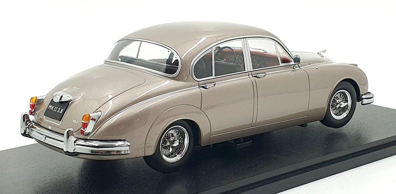 KK 1/18 Scale Diecast KKDC181011 - 1959 Jaguar MK II 3.8 LHD - Pearl SIlver - Image 2 of 4