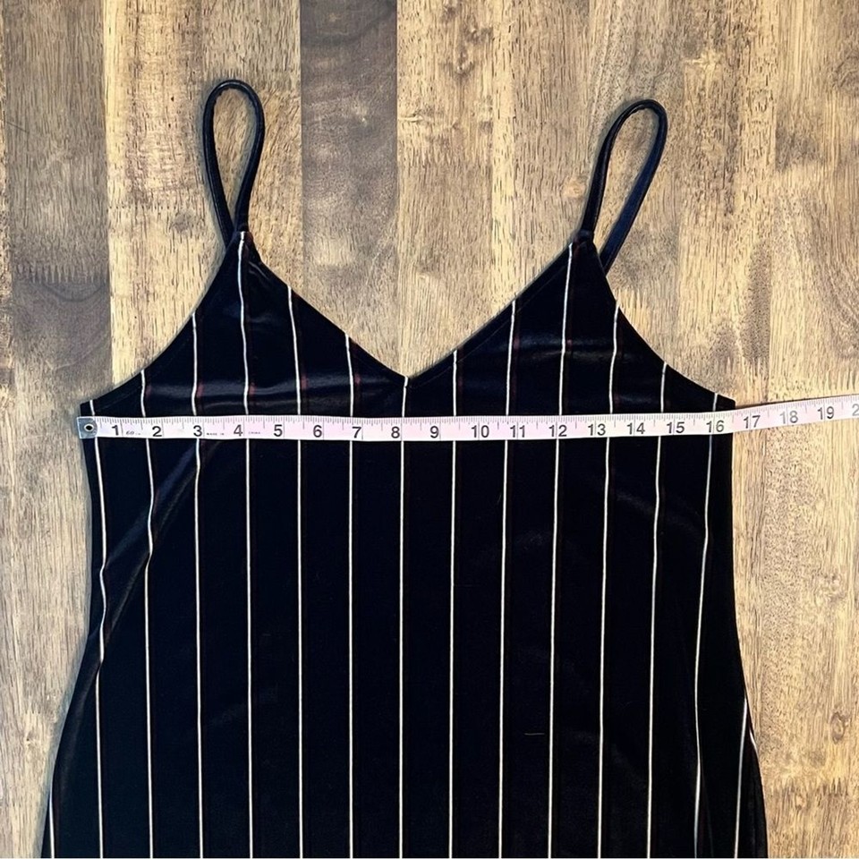 Leith Women’s Velvet Vertical Stripe V Neck Midi Slip Dress Black Size