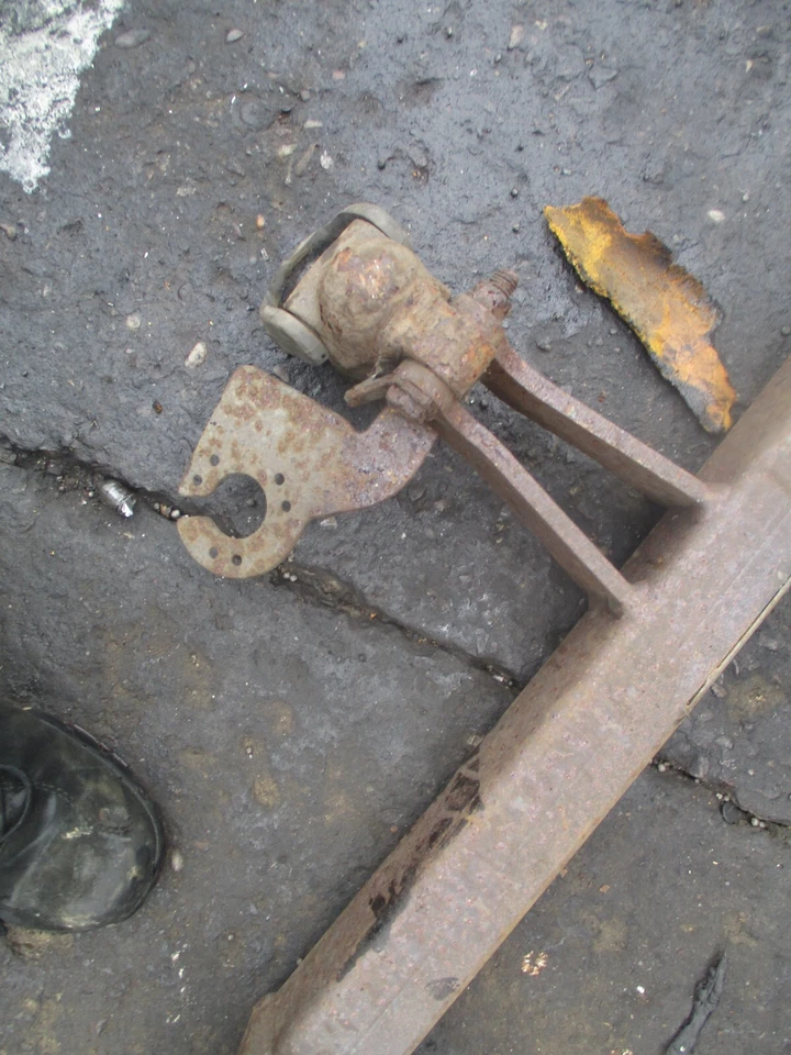 ЗАДНИЙ МЕТАЛЛИЧЕСКИЙ БУКСИРОВОЧНЫЙ ТРОС BMW 3 SERIES E46 2002 - Изображение 3 из 4