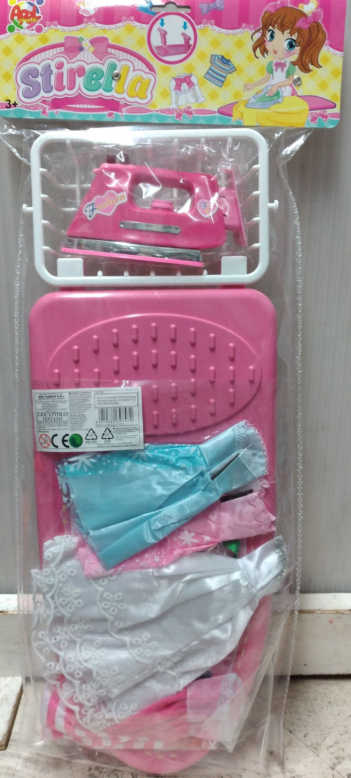 ASSE DA STIRO CON FERRO E ACCESSORI