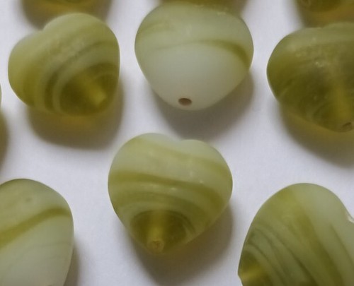 20 Stunning Frosted Glass Green Beads, Puffed Heart, 15mm Jewellery making - Picture 2 of 5
