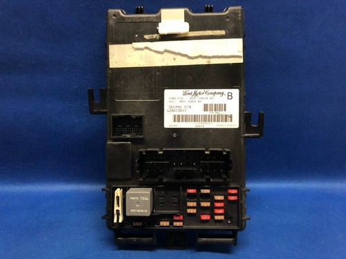 05 FORD MUSTANG FUSE BOX POWER MODULE BCM INTERIOR FUSEBOX 4R3T-14B476-BS B - Picture 1 of 13