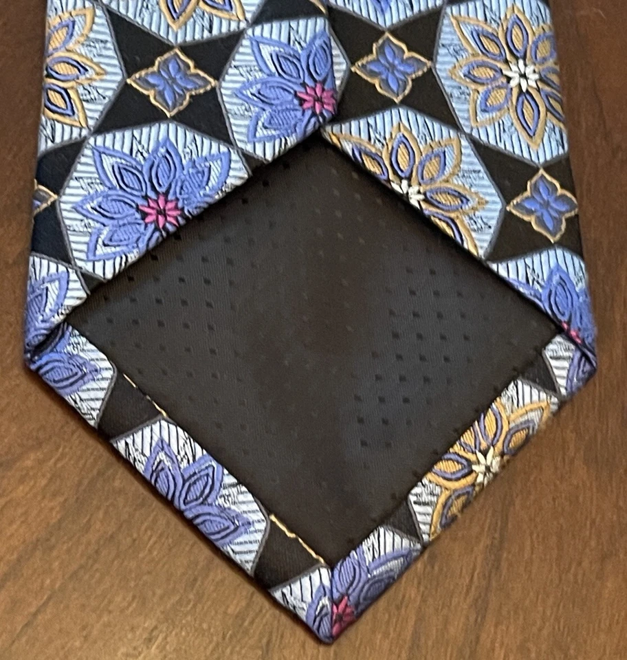 Irvine Park Blue Pink Hand Made 100% Silk Men’s Neck Tie Made In China - Image 2 of 4