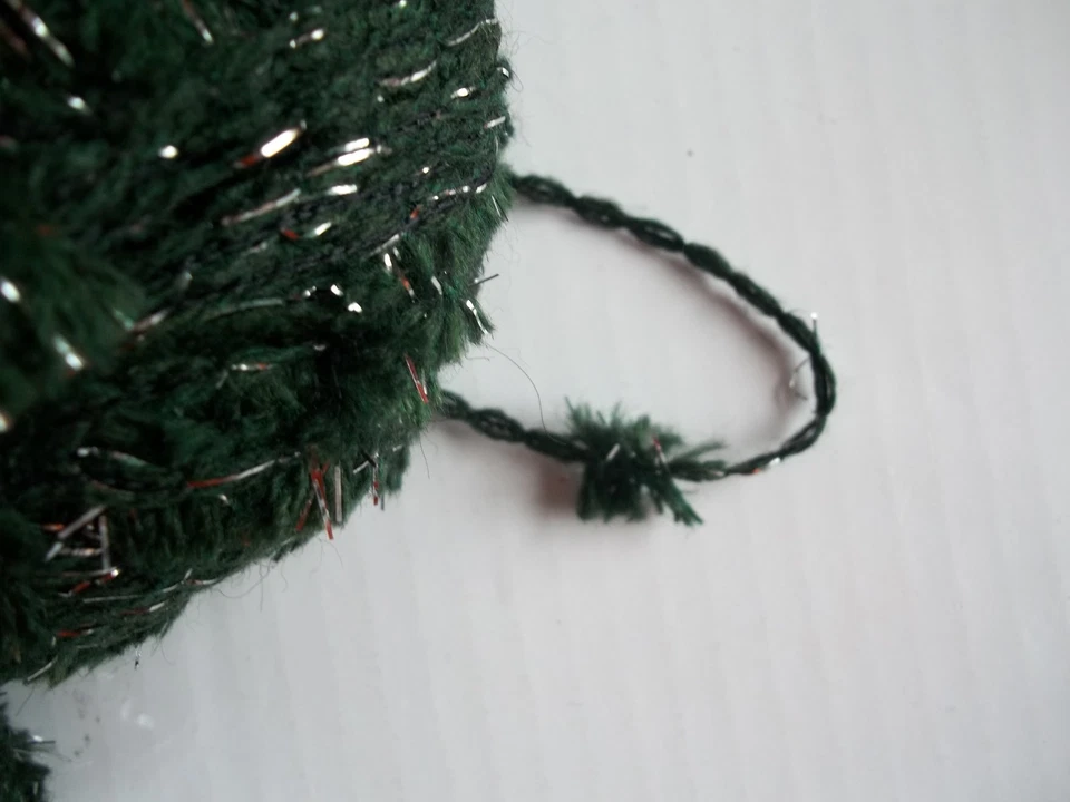 Fio de borboleta alpaca da Ice Yarns, verde escuro/prata, lote de 2, (77 jardas cada) - Imagem 3 de 3