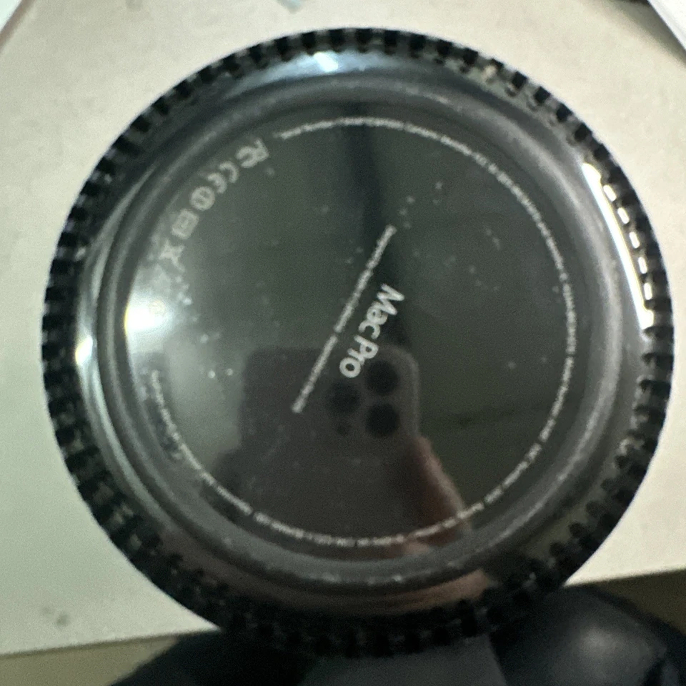 Mac Pro Late 2013 OS Monterey, 3.5 GHz 6Core Xeon, 16GB RAM, 256GB SSD, READ DSC - Image 3 of 3