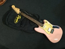 No.105122 Fender Squier FSR Cyclone S.pink/R Production Complete Maintained n.mi