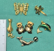 6 Pinbrooch Vintage Lot-vas Ak Cat Butterfly Dolphin Jelly Belly Panda 6 Pinbrooch Vintage Lot-vas Ak Cat Butterfly Dolphin Jelly Belly Panda