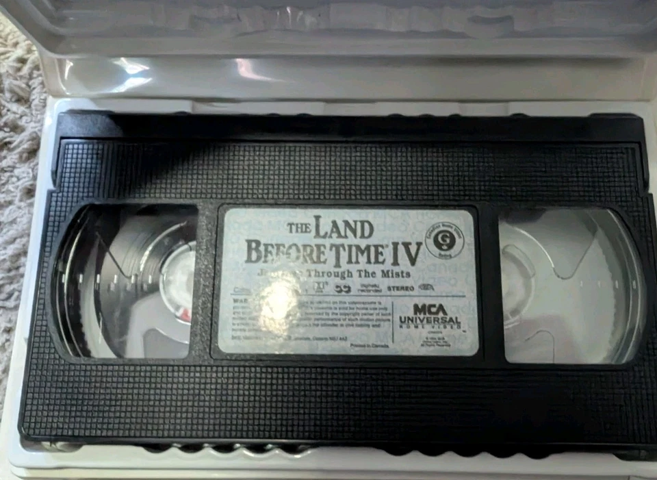 The Land Before Time VHS Lot (5) 1, 3, 4, 6, and Invasion of the Tinysauruses! - Image 3 of 4