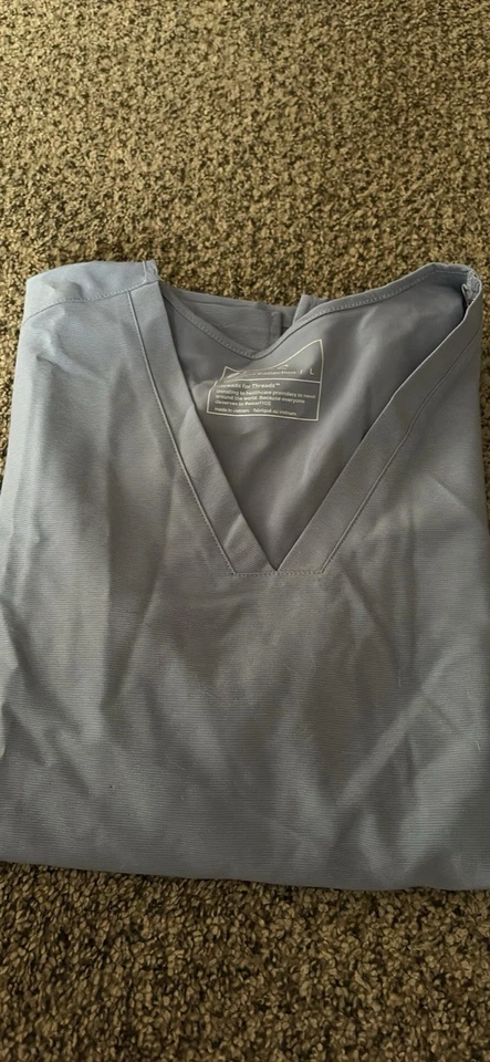 NEW-FIGS Scrubs Large Top and XL Pants - Image 2 of 4