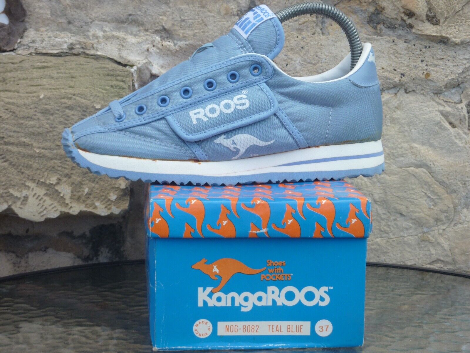 Kangaroos (Roos) Velcro shoes with pockets, 1980s