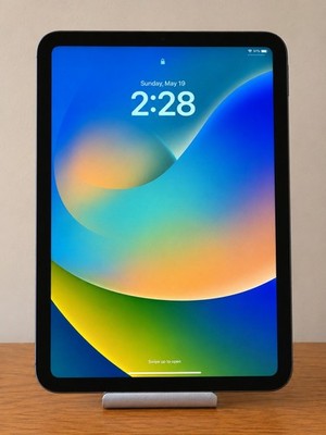 Apple iPad 10th Gen 10.9'' 256GB Wi-Fi A2602 Space Gray Excellent Condition