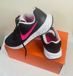 Nike Revolution 6 NN (GS) Black/Hyper Pink Girl's Sneakers - Size 6Y  NEW