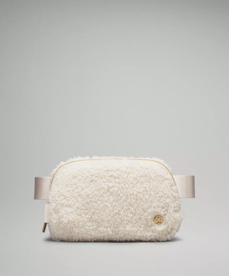 NWT Lululemon Everywhere Belt Bag 1L Fleece White Opal w/ Gold Hardware Sold Out