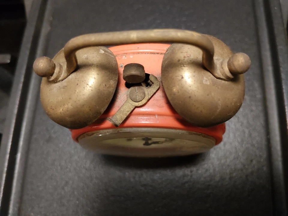 WIND UP BLESSING VINTAGE ALARM CLOCK WEST GERMANY BRASS TABLE CLOCK MANTLE - Image 4 of 4