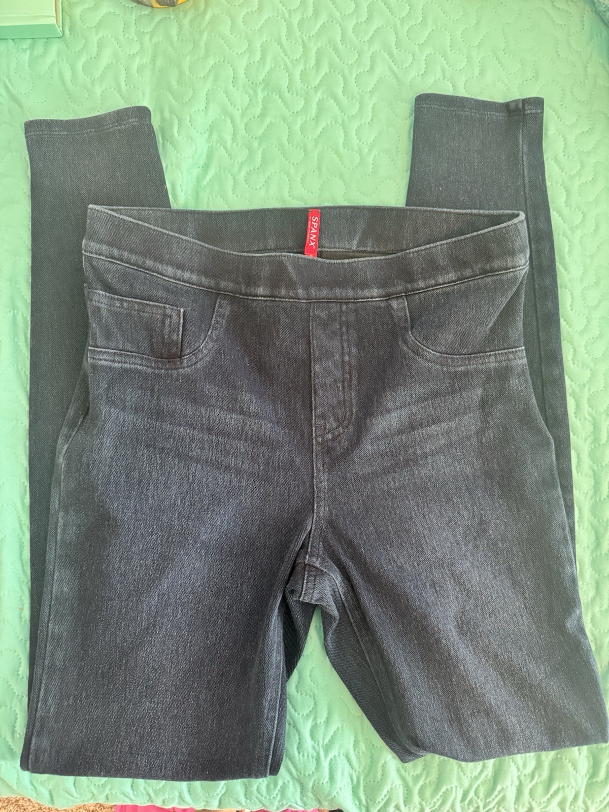 Women Size Medium Pull On Skinny Jeggings