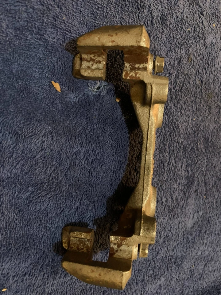 Soporte de pastillas de freno trasero convertible 88-93 Classic Saab 900 Turbo 94 Foto 4 de 4