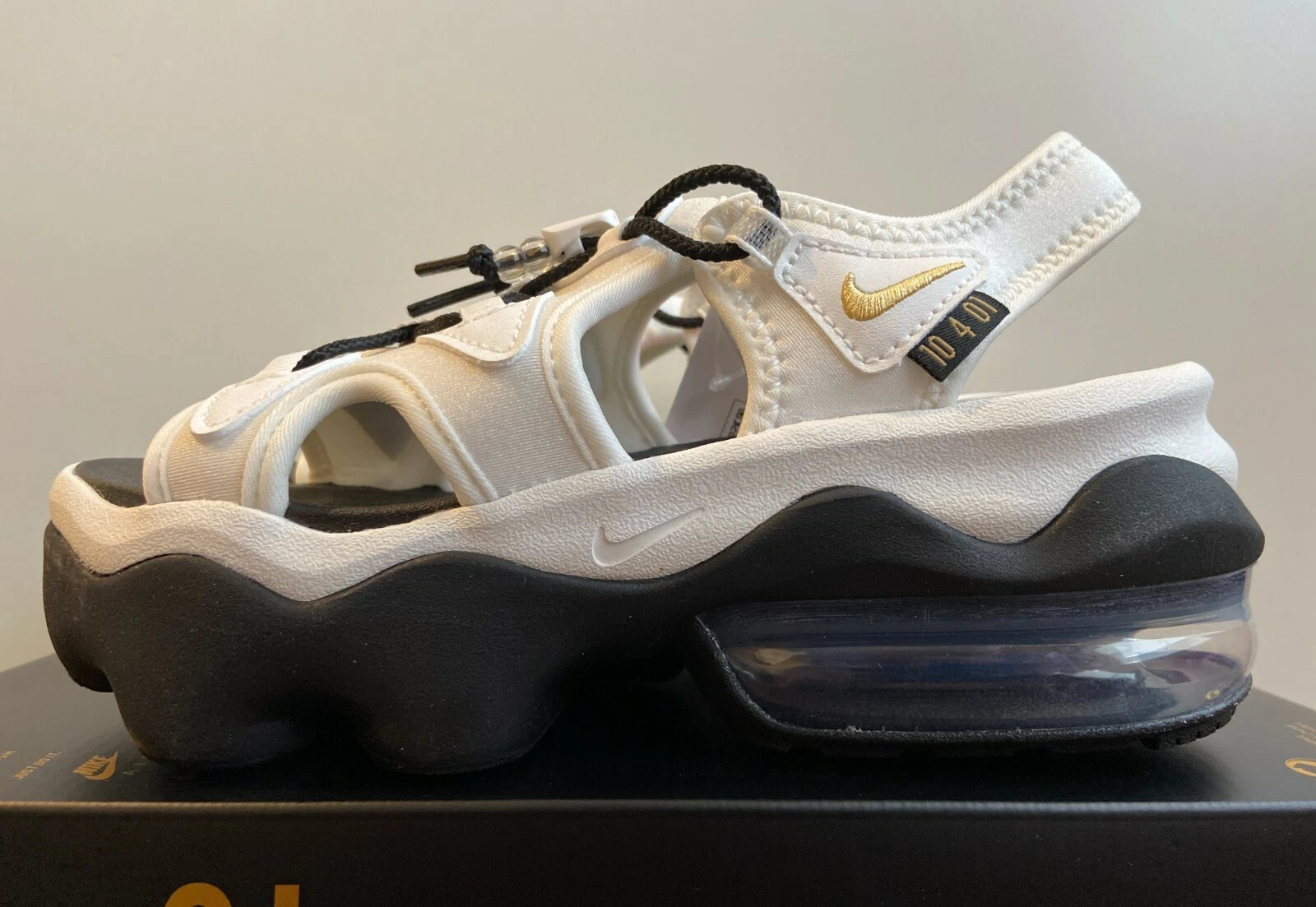 Sandalo Nike Air Max Koko SDC NA Serena Williams oro bianco DQ3419 100 donna 9