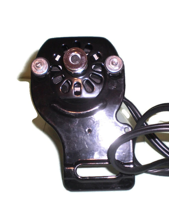Domestic Sewing Machine Motor .9 Aamps Motor With Belt And Carbon Brushes - Image 3 of 3