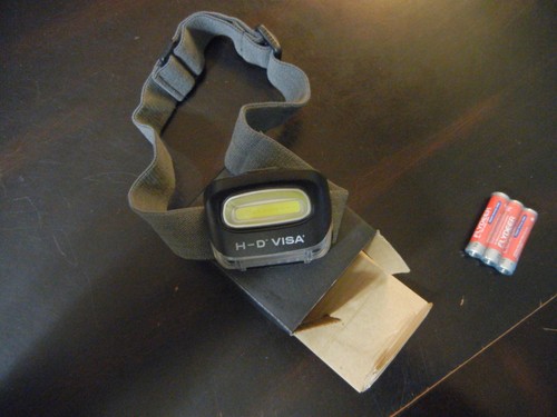 HD - VISA ADJUSTABLE HEAD HAT BAND FLASHLIGHT AND BATTERIES NEW. - Picture 2 of 4