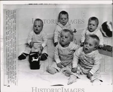 1970 Press Photo Mr. & Mrs. William Kienast's quintuplets at home in New Jersey