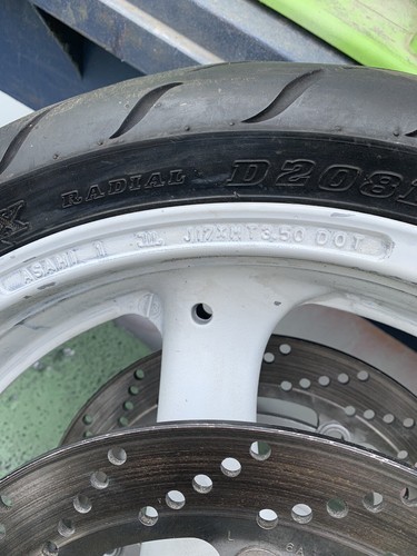 Suzuki Gsxr 750 1993 Wheels With Discs - Picture 6 of 6