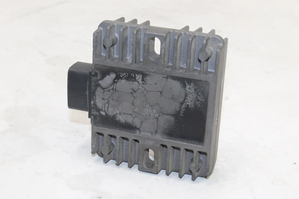 2006-07 Yamaha Yzf R6 Rectifier Voltage Regulator 4xy-81960-00-00 OEM - Image 4 of 4