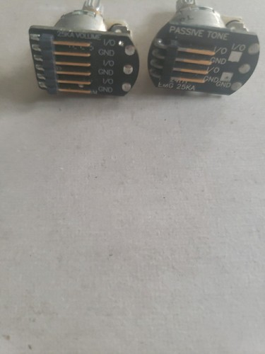 EMG 25k Solderless B122 Volume Control Pot Solid Shaft (3270.00)