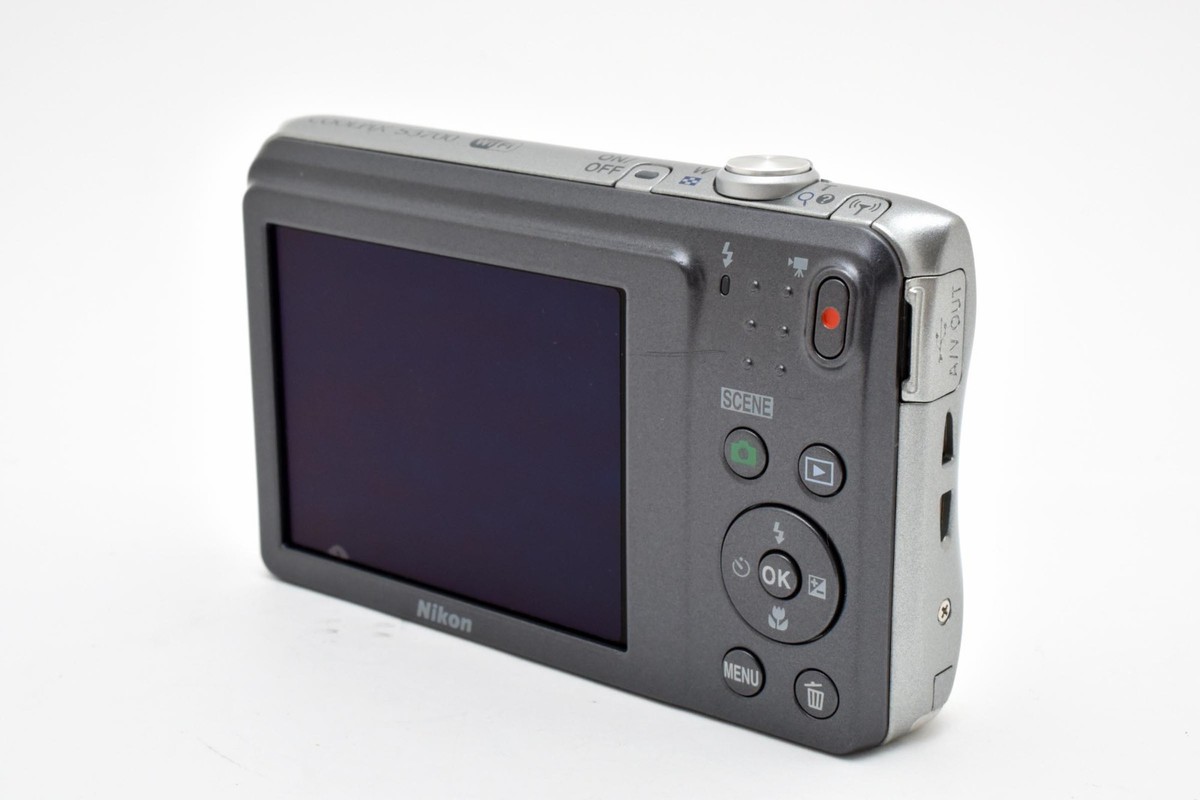 MINT] Nikon COOLPIX S3700 Silver 20.1MP Digital Camera 8x Wi
