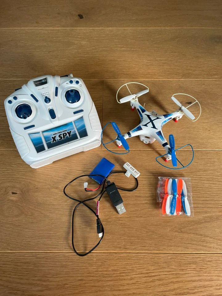 Revell - WiFi Quadcopter X-SPY 23954 - Bild 2 von 4