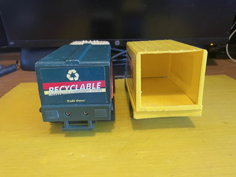 Camión de reciclaje de metal Remco 1994 1/24 y camión de reparto Hertz de plásticos gay usado difícil de encontrar Foto 4 de 4