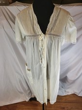 Vintage Barbizon S/S Floral Embroidered Button Front Nightgown M Flaw