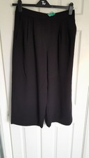 J Crew wide legged cropped trousers. Dark navy blue. US 6.UK 12/14. 