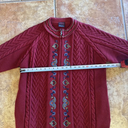 Vrikke Strickjacke Pullover Damen Medium Wolle Blumen bestickt Reißverschluss rot - Bild 6 von 10