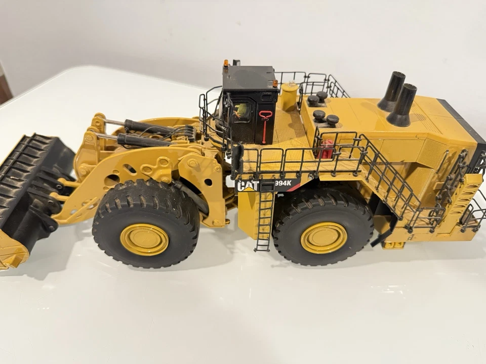 1/50 Scale CAT 994K Wheel Loader w/ Rock Bucket by Diecast Masters 85505 USED!!! - Image 4 of 4