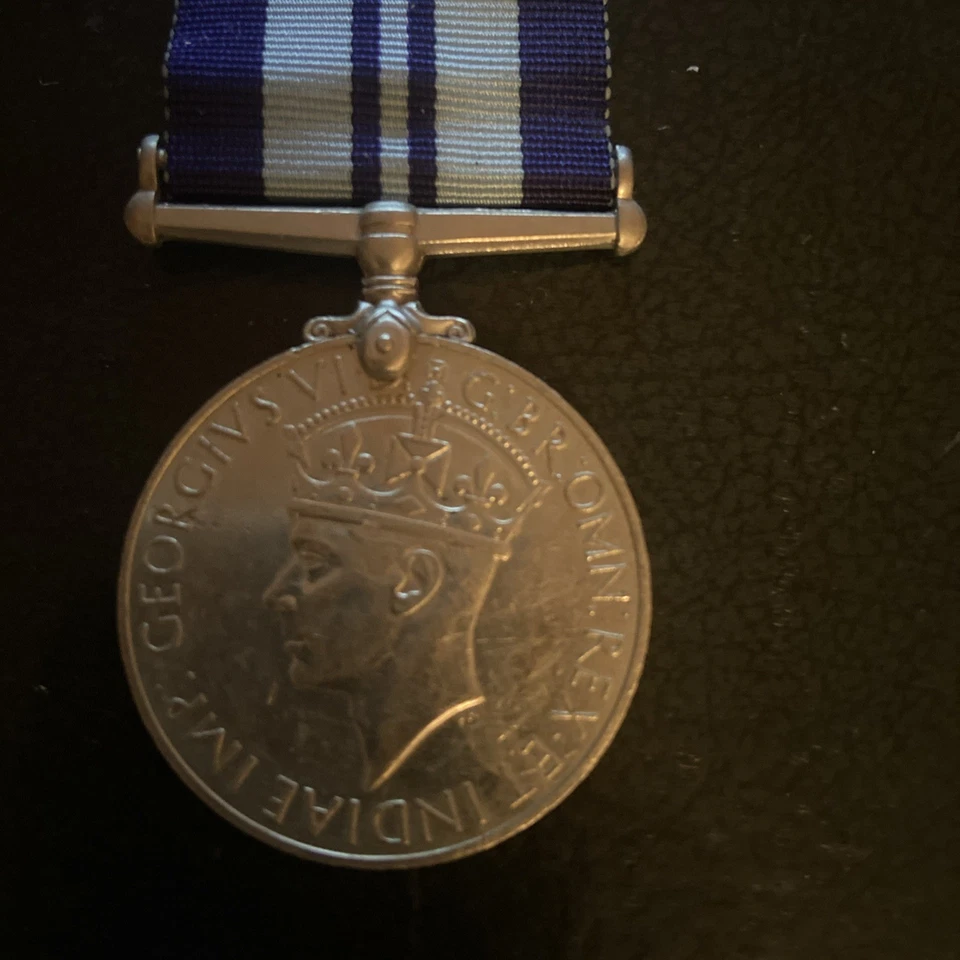 WW2 India Service Medal & Ribbon 1939–45 | Full Size Unnamed As Issued - Image 2 of 4