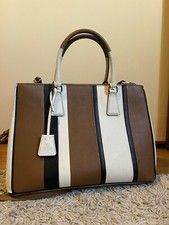 Prada Tasche