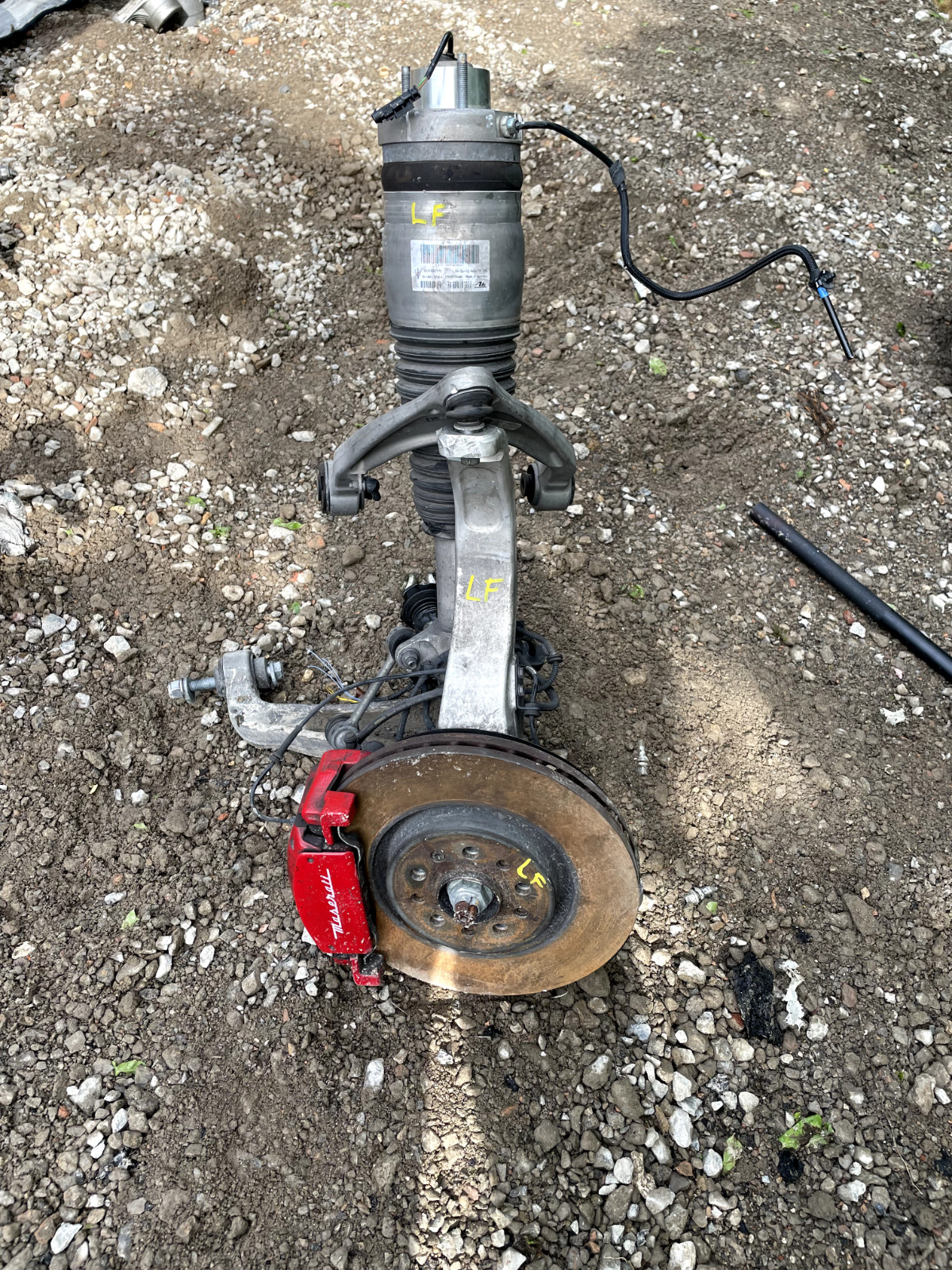 17+ Maserati Levante Knee Axle Spindle Shock EDC Arms Axle Front Left Driver