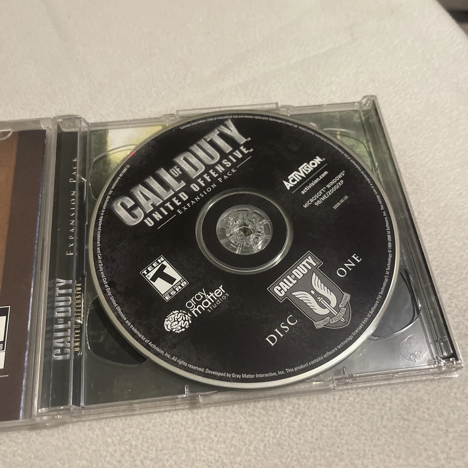 Call Of Duty -United Offensive Expansion Pack Activision PC- CD- Rom) 2 Disc Set - Image 3 of 3