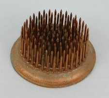 Vintage Unbranded  COPPER COLOR ROUND FLOWER FROG  Metal Pin Spikes 2"