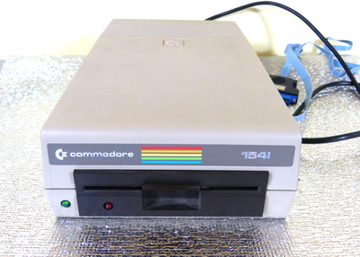    COMMODORE     1541 Floppy mit Parallelkabel/Speeder-Umbau   ungeprüft