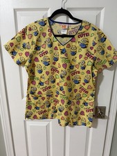 Despicable Me Minion Women  s L Scrub Top. Tres Tres Cute, 3 Pockets Yellow