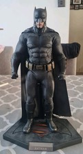 Hot Toys Batman v Superman:  BATMAN STANDERD VERSION MMS342 (Modified Body)