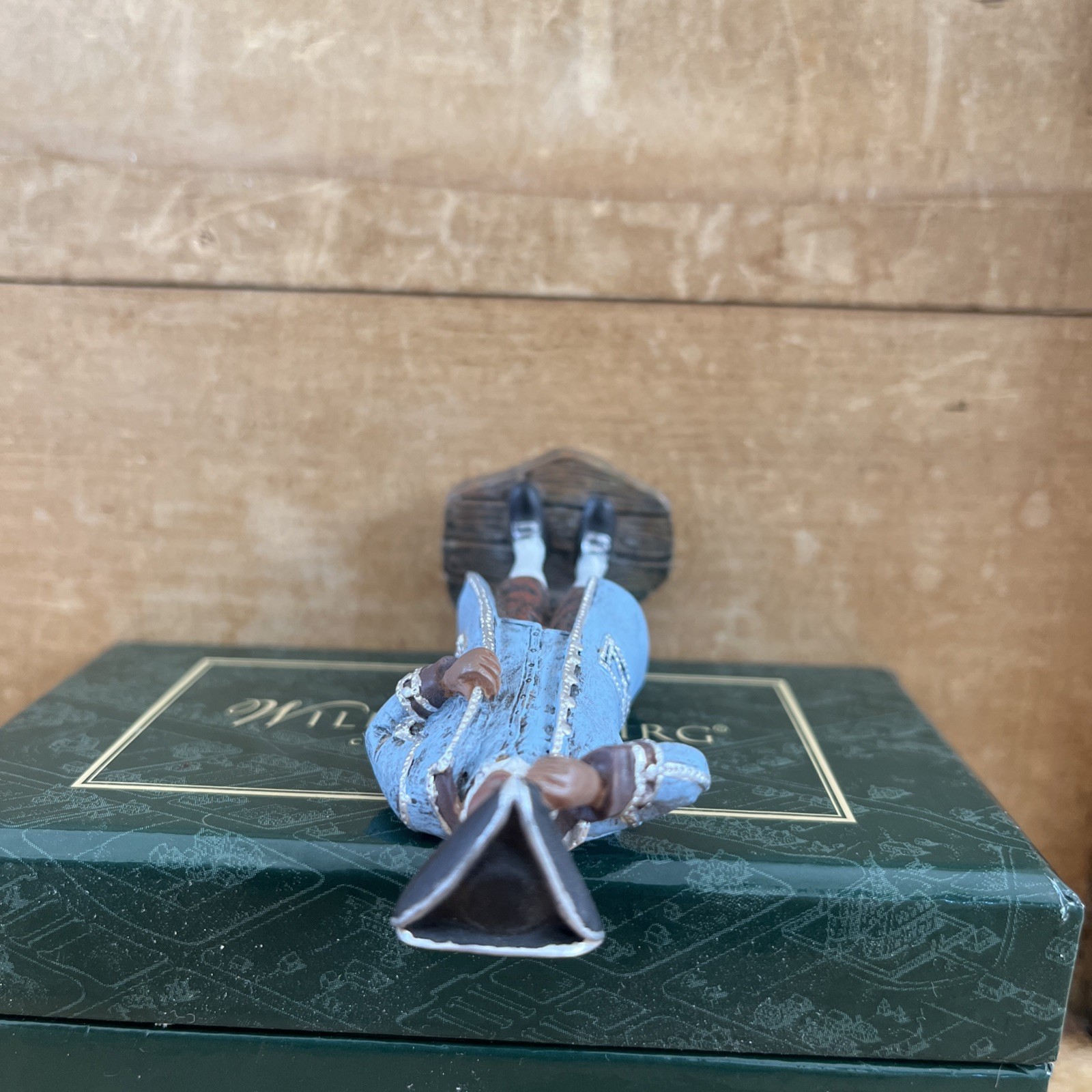 COLONIAL WILLIAMSBURG 2003 GOVERNOR'S FOOTMAN FIGURINE LANG AND WISE MIB