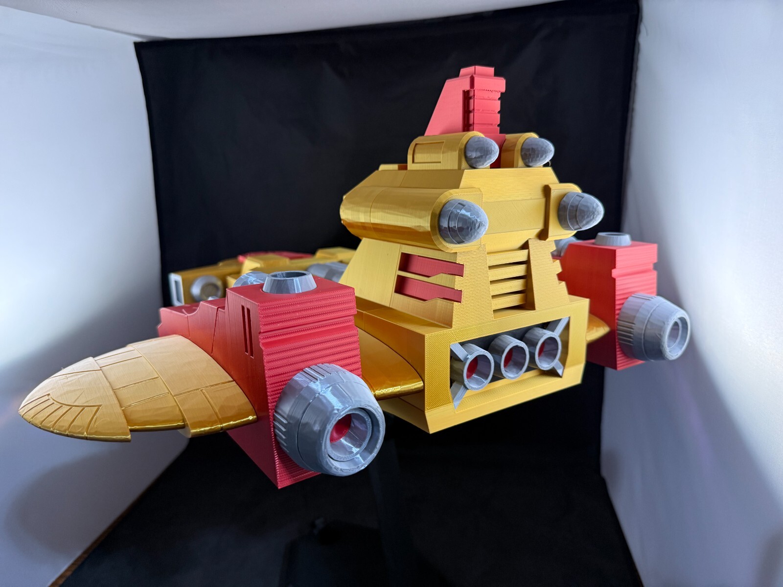 Ultra Magnus Escape Ship from 86 Animated Movie Titan Scaled  ***Ship Only