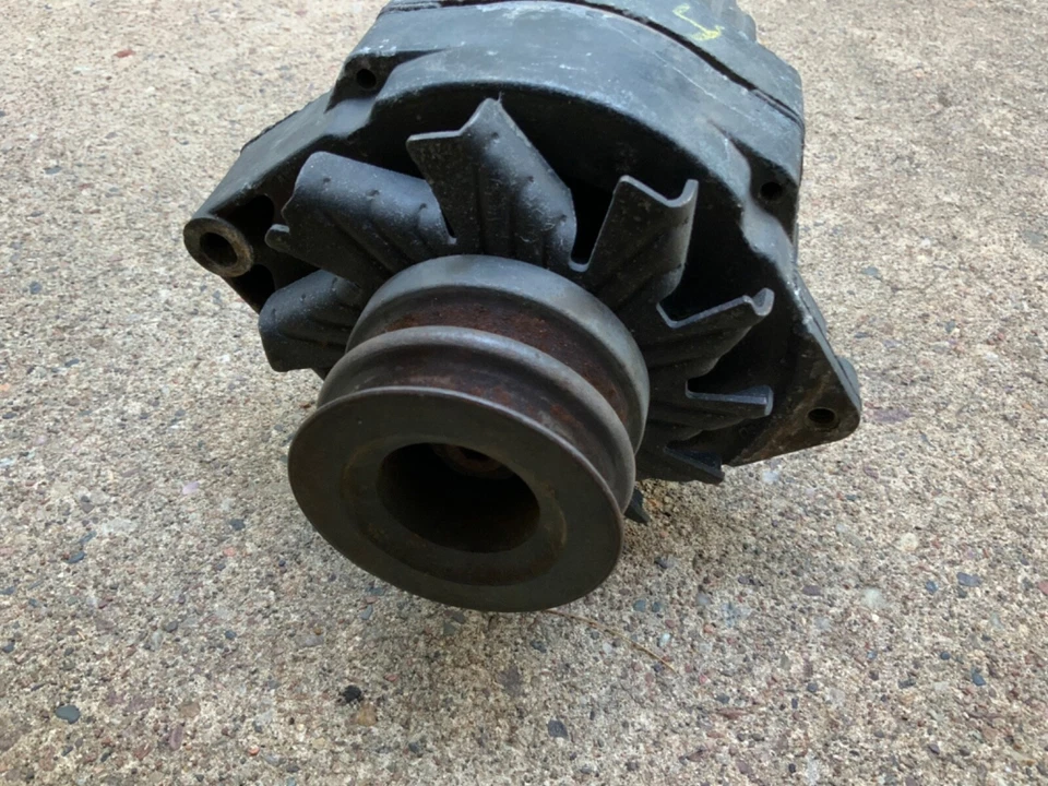 Alternador OEM GM 1968 CHEVROLET CHEVELLE Nova Camaro Impala 63A 8D27 1102844 Foto 3 de 4