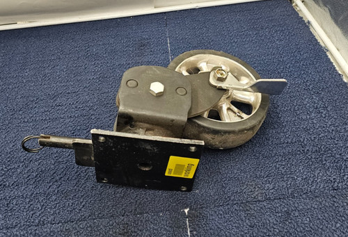 Snap-on 8-29339A Swivel with Pivot Lock Caster Wheel USED