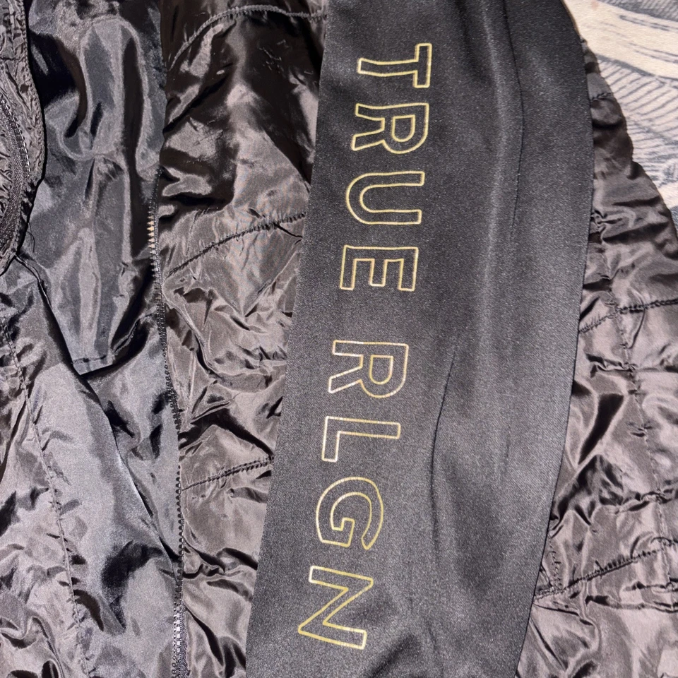 Chaqueta True Religion negra y dorada para niños (XL) talla extra grande Foto 2 de 4