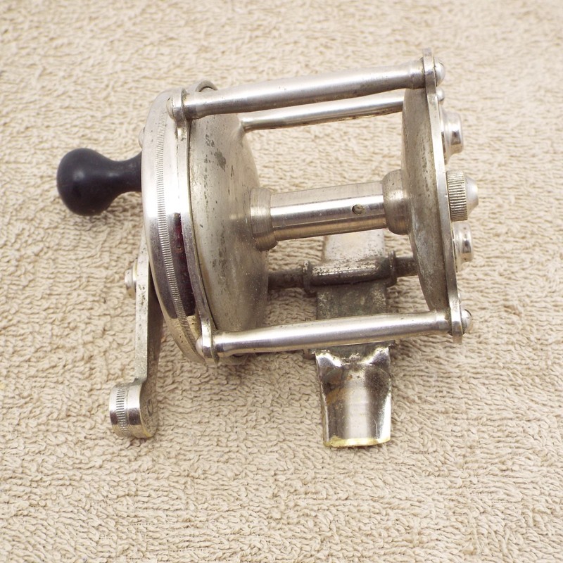 CROWN 150 CROWN TACKLE WORKS antique fishing reels vintage